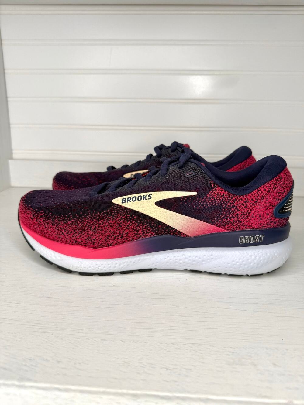 Brooks Ghost Women’s Size 9.5 Extra Wide 2E Dark Pink Navy New No Box